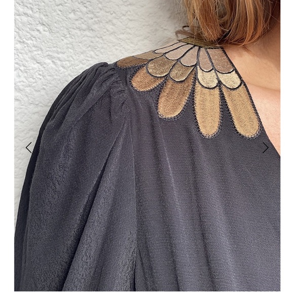 Louizon fly dress in black - Picture 10 of 12